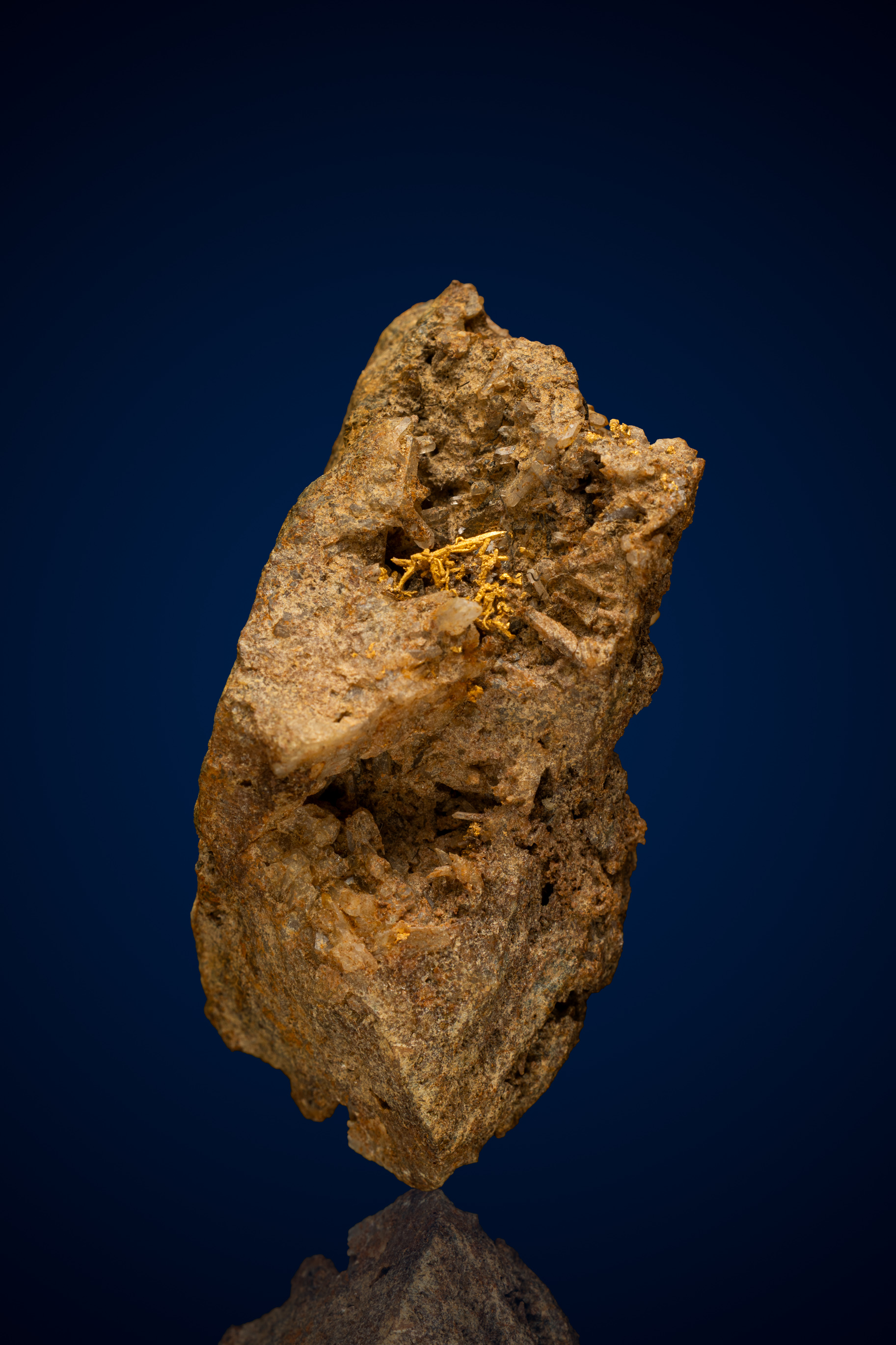 Rugged, Contrasting Natural Gold and Quartz Nugget - New Zealand - 30.91 grams (image for) Rugged, Contrasting Natural Gold and Quartz Nugget - New Zealand - 30.91 grams